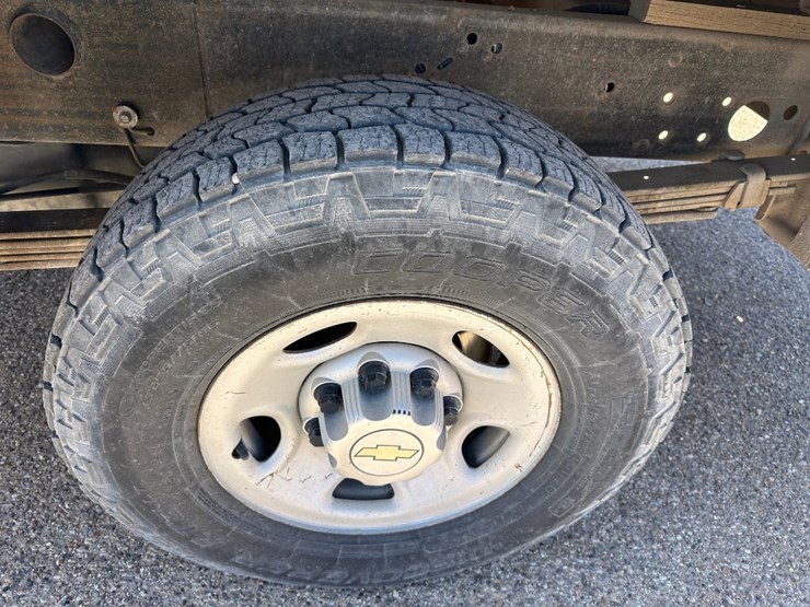 2010-chevrolet-silverado-2500hd-image-9