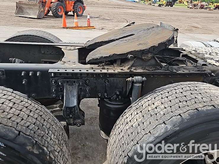 2020-mack-mack-anthem-t64-6x4-truck-tractor,-day-cab,-mp-7-425hp-diesel-engine,-automatic-m-drive-transmission-image-9