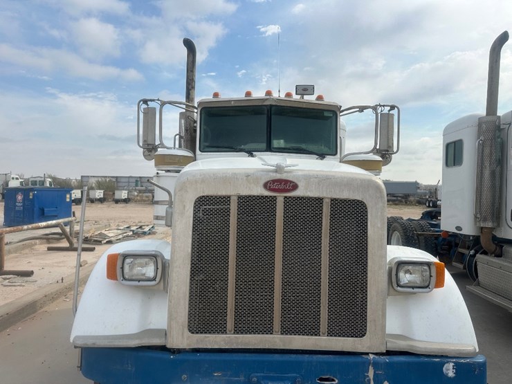 2011-peterbilt-367-image-2