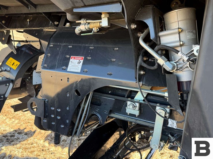 2025-case-ih-8260-image-50