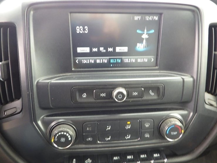 2017-chevrolet-2500-image-26