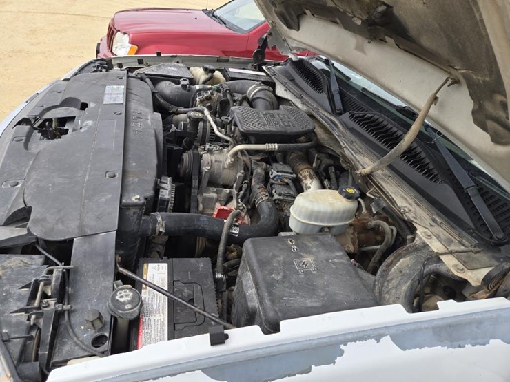 2006-chevrolet-k3500-image-17