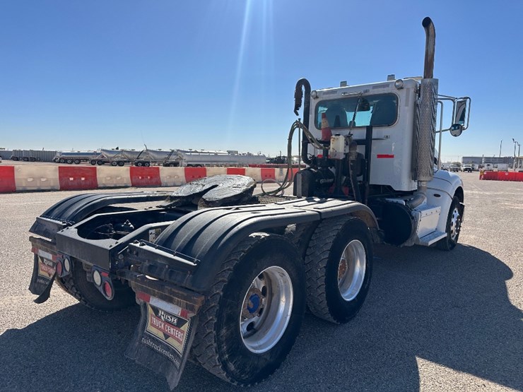 2012-peterbilt-386-image-6