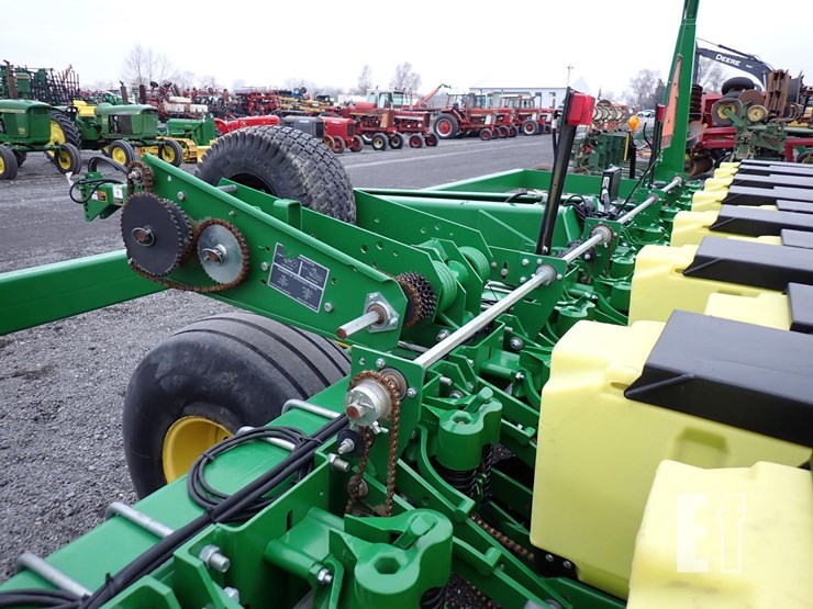 2017-john-deere-1785-image-8