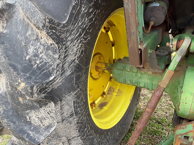 john-deere-4040-image-15