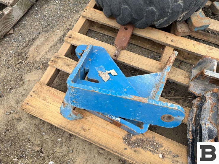 misc.-tractor-weights-and-brackets,-27x8.5-15-tires-and-rims-image-6