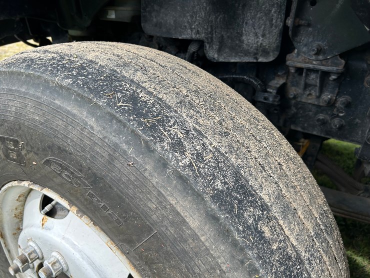 2012-freightliner-/-knapheide-20’-bed-image-3