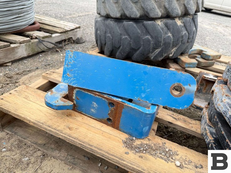 misc.-tractor-weights-and-brackets,-27x8.5-15-tires-and-rims-image-5