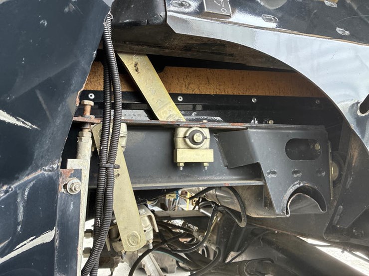 2009-new-holland-cr9060-image-58