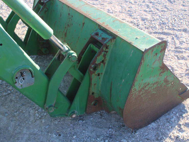 2011-john-deere-6115d-image-45