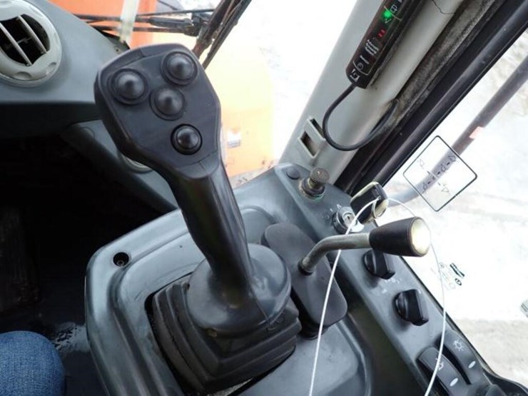 2013-doosan-dl550-3-image-18