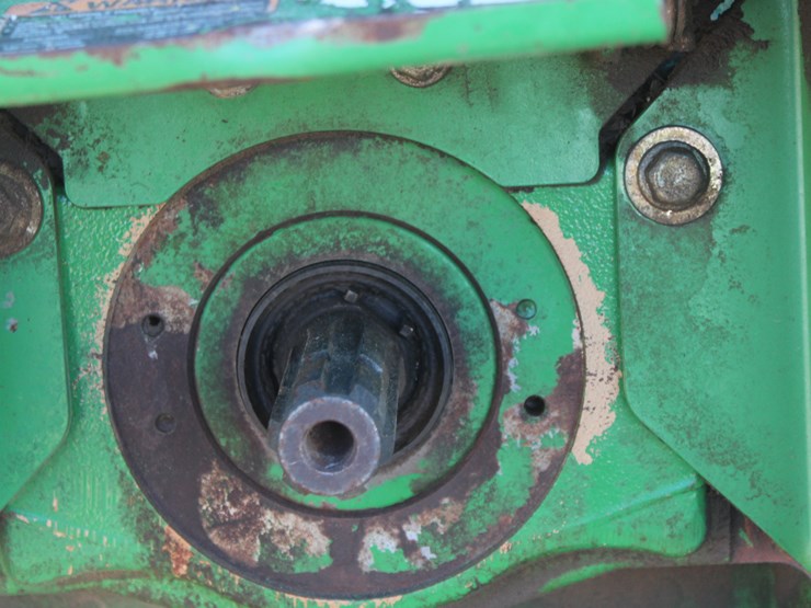 2011-john-deere-6115d-image-34