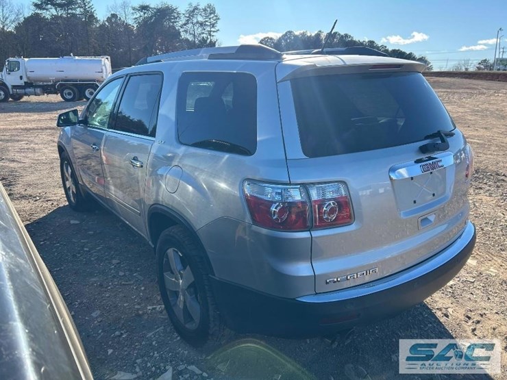 2012-gmc-acadia-slt-image-3