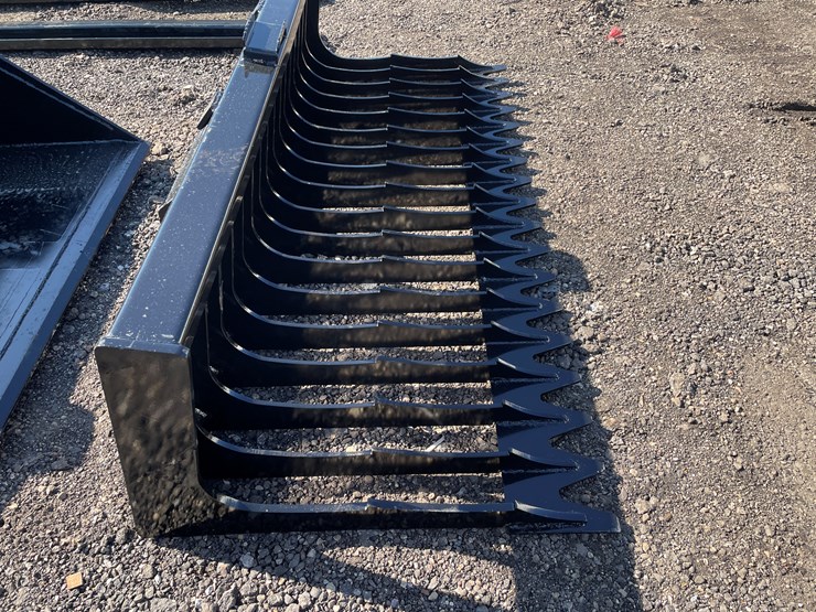 #3043-•-76"-skid-steer-skeleton-bucket-image-4