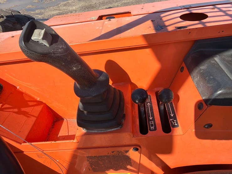 2016-sky-trak-6036-image-19