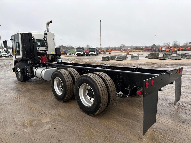 2025-dennis-eagle-proview-image-5