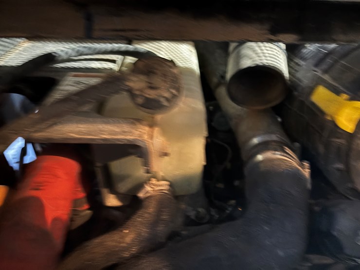 2012-case-sv300-image-40