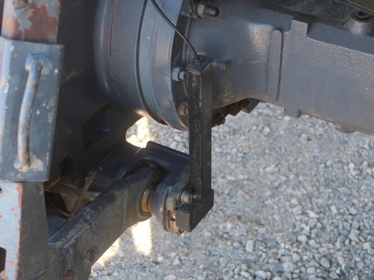 new-holland-tm125-image-41