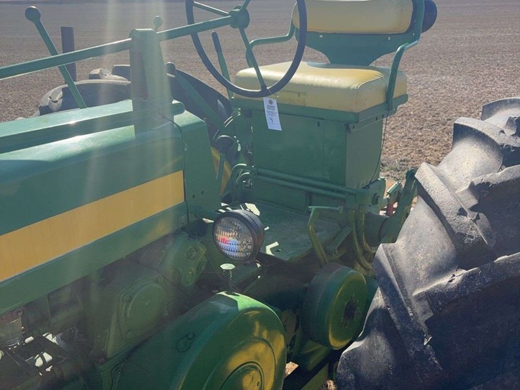 1957-john-deere-520-image-9