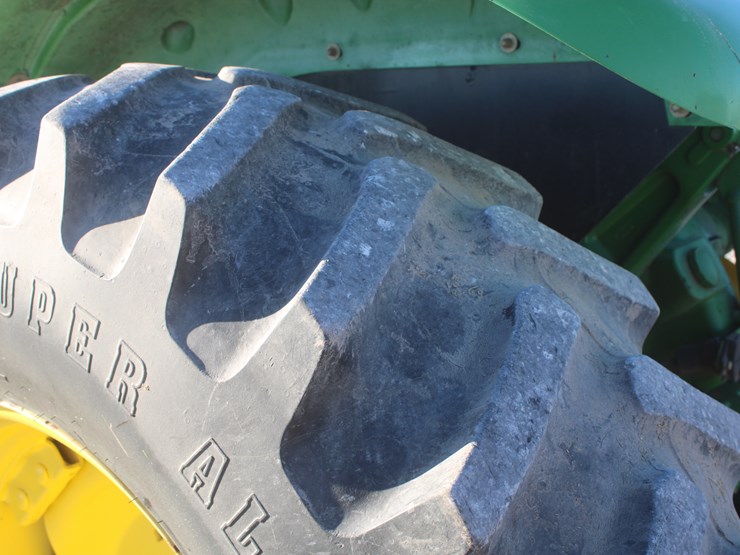 2011-john-deere-6115d-image-25