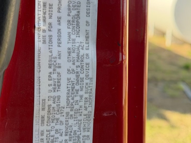 2013-freightliner-cascadia-113-image-29