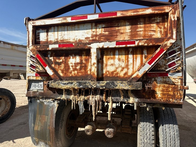 2014-axle-end-dump-image-8