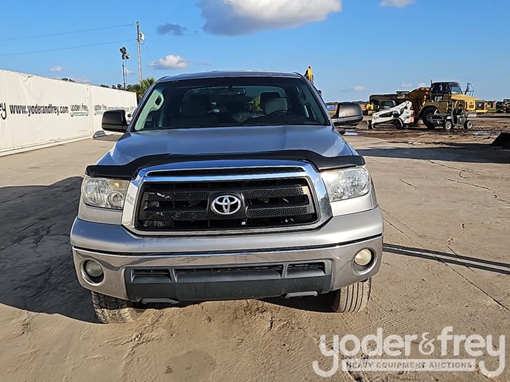 2013-toyota-tundra-image-10