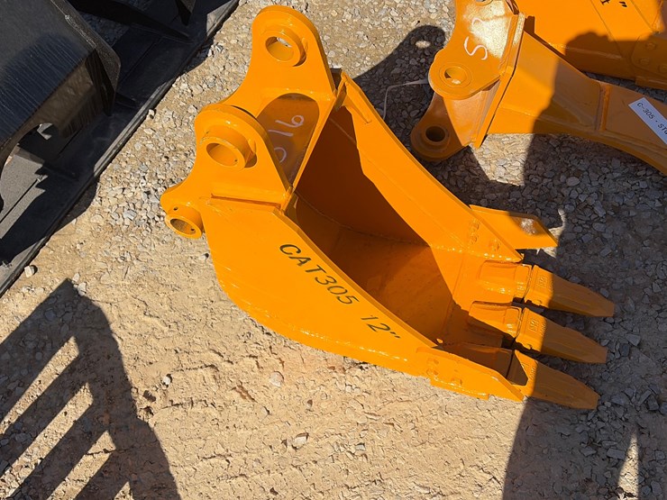 caterpillar-305-image-3