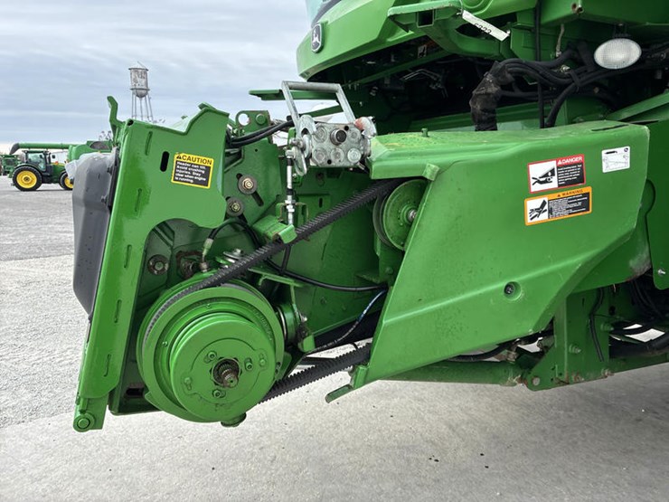 2014-john-deere-s670-image-22