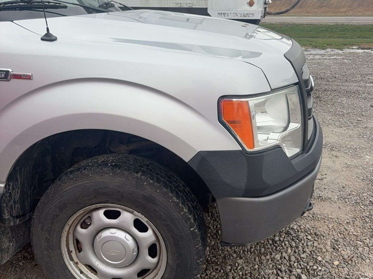 2014-ford-f150-xl-image-4