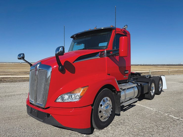 2023-kenworth-t680-image-1
