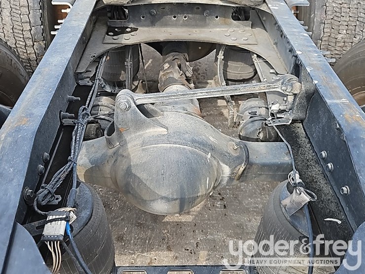 2021-mack-mack-anthem-t64-6x4-truck-tractor,-day-cab,-mp-7-425hp-diesel-engine,-automatic-m-drive-transmission-image-17