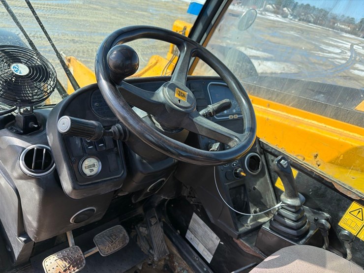jcb-507-42-image-15