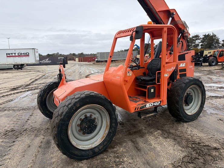 2017-sky-trak-6042-image-2