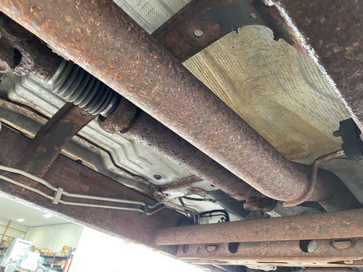 2012-chevrolet-3500-image-19