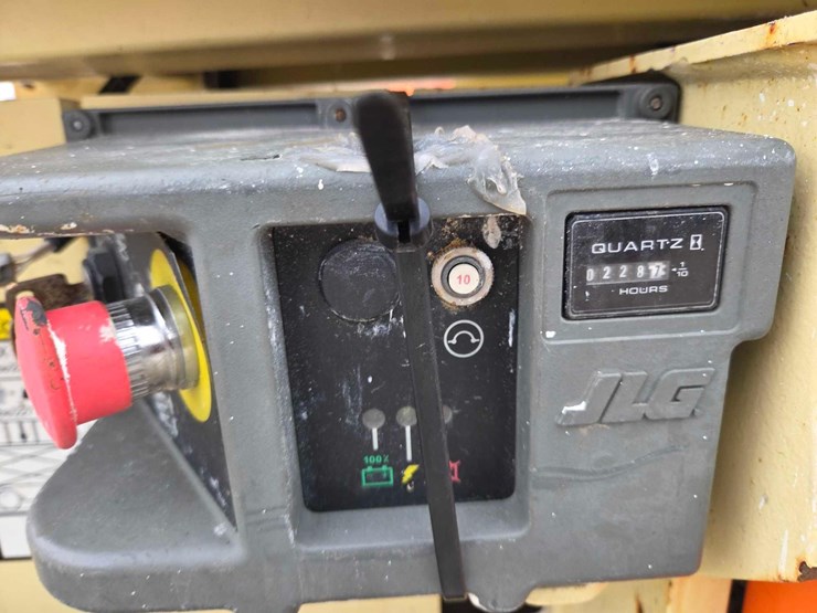 2017-jlg-2632es-image-6