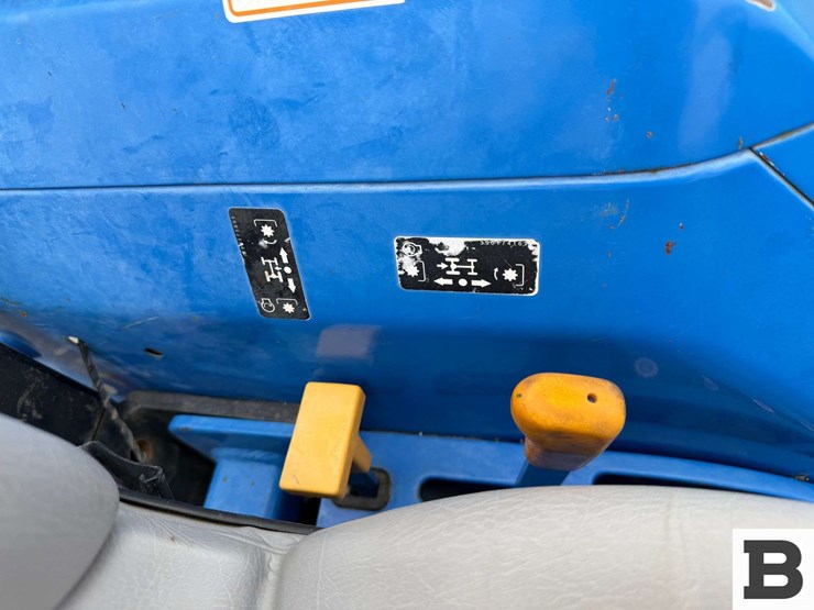 new-holland-t1520-image-40