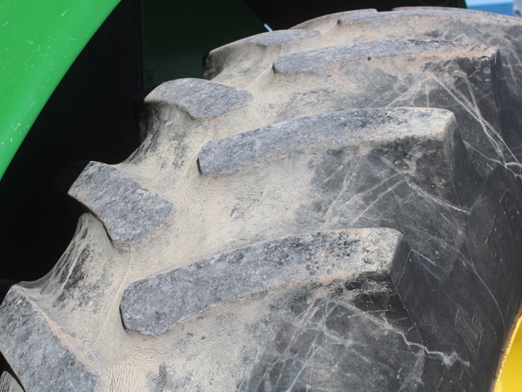 2004-john-deere-7320-image-33