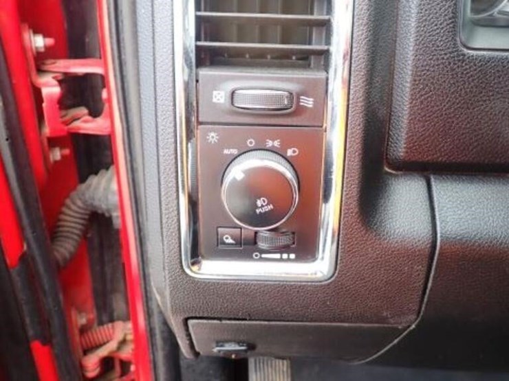 2018-dodge-ram-1500-image-16