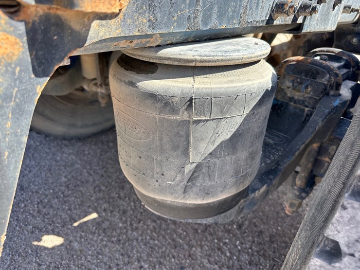 2013-peterbilt-367-image-8