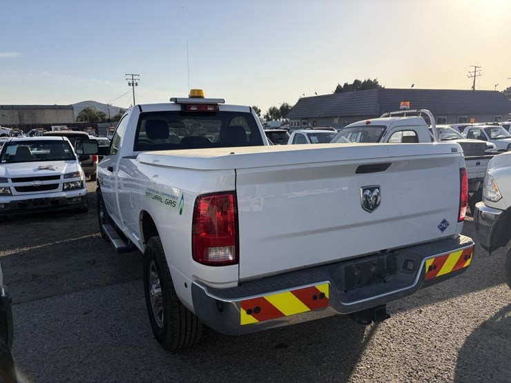 2016-dodge-2500-image-2