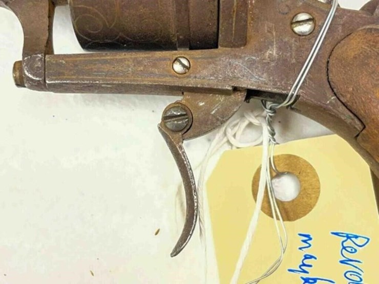vintage-revolver-image-5