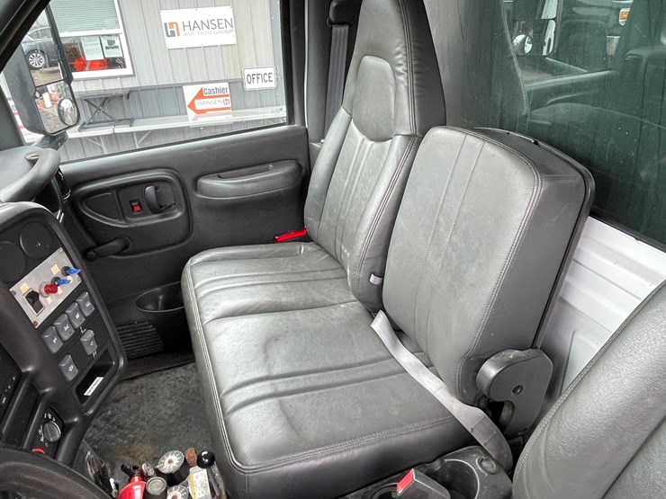 #2015-•-2009-chevy-c7500-single-axle-dump-truck-(has-wi-title)-image-47