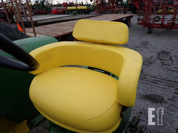 john-deere-3010-image-12