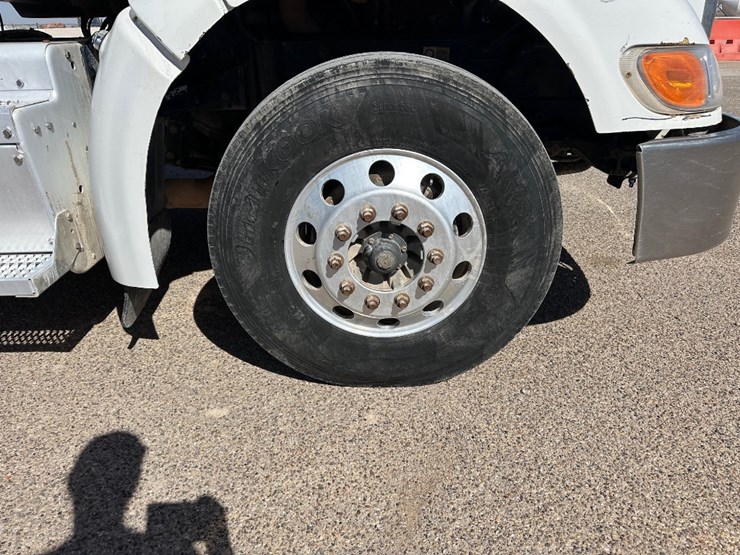 2012-peterbilt-386-image-4