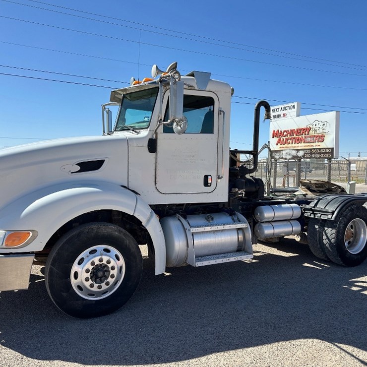 2012 PETERBILT 386