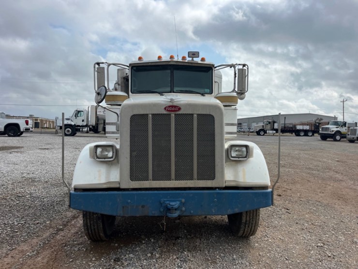 2013-peterbilt-367-image-2