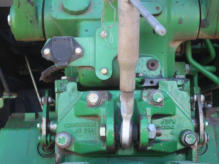 2011-john-deere-6115d-image-30