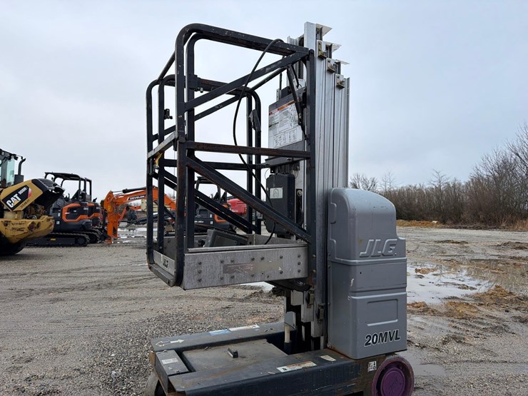 2016-jlg-20mvl-image-7