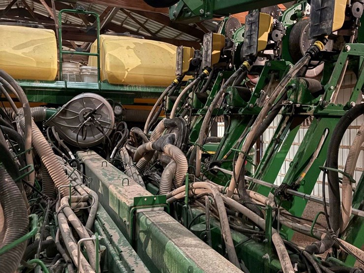 2021-john-deere-2630-image-23